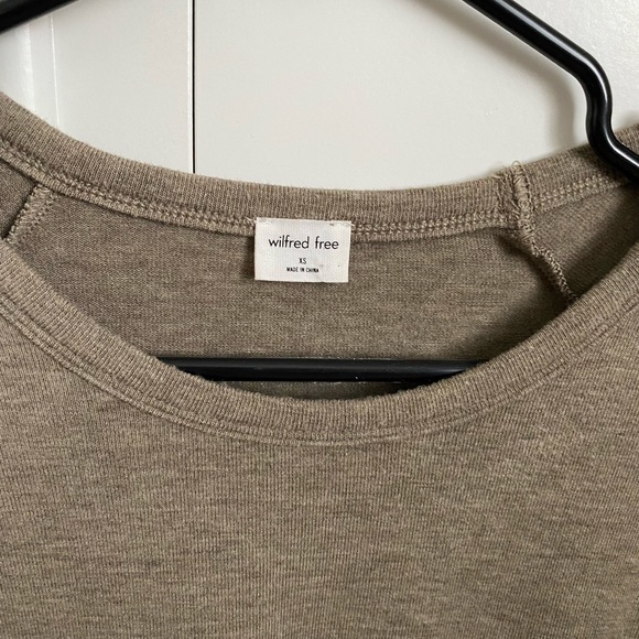 Wilfred Free Lounge Longsleeve - Picture 2 of 3